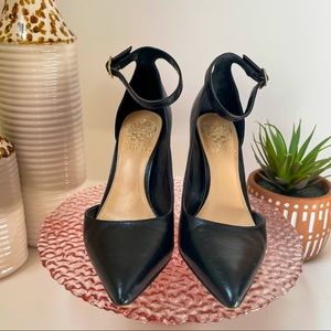 VINCE CAMUTO BLACK PUMP